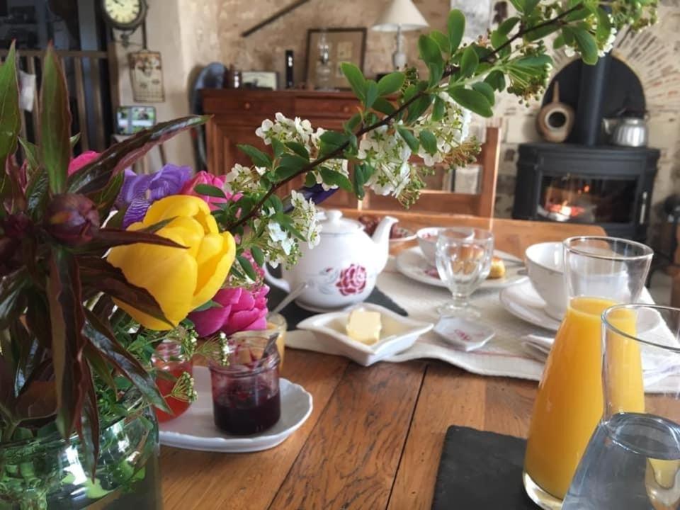 Bed and Breakfast Chez Jumaine Saint-Projet-Saint-Constant Exterior foto